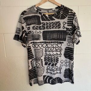 Size small Urban Heritage Resort collection t-shirt